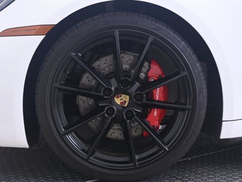 Certified 2024 Porsche 911 Targa 4S AWD/4WD image 15