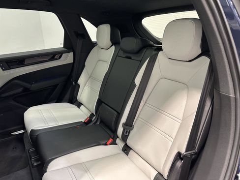 New 2026 Porsche Cayenne S image 38