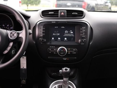 Used 2018 Kia Soul + FWD image 23