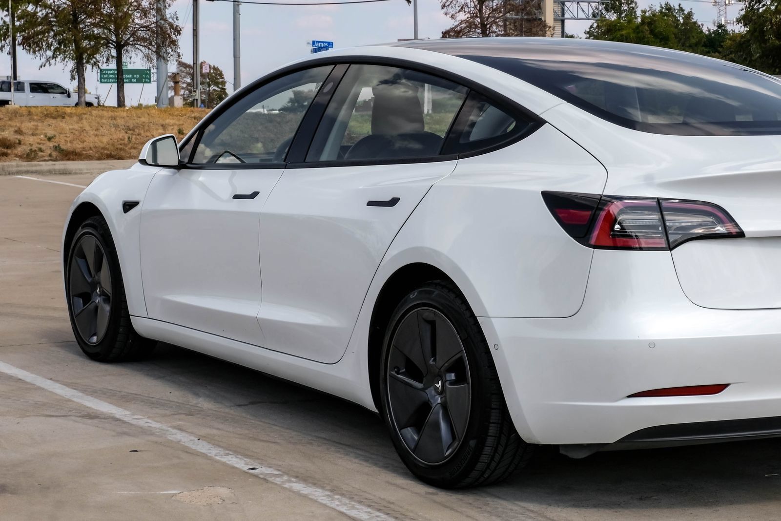 Used 2022 Tesla Model 3 RWD image 15