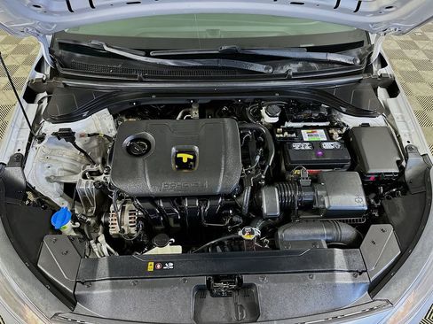 Used 2020 Hyundai Elantra SE image 33