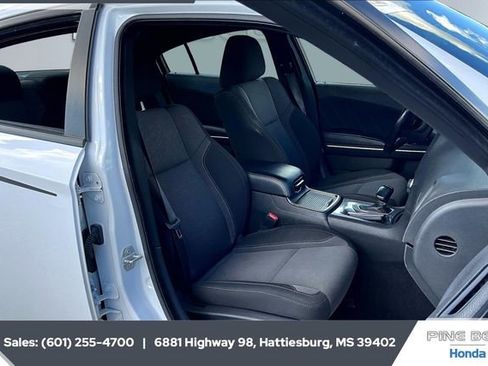 Used 2022 Dodge Charger SXT image 6