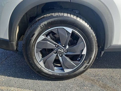 Used 2025 Nissan Rogue SV AWD/4WD image 6