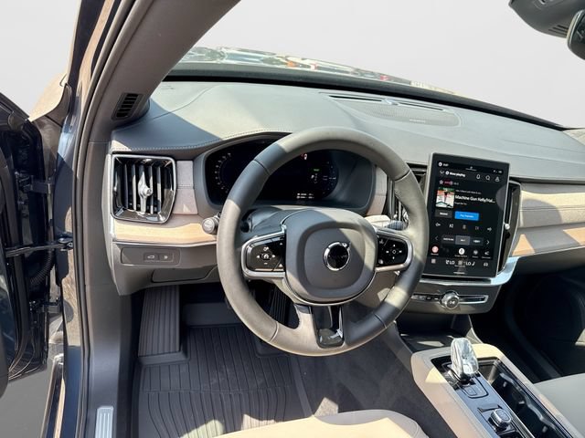 New 2026 Volvo XC90 T8 Plus w/ Protection Package Premier AWD/4WD image 11