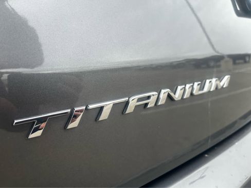 Used 2022 Ford Edge Titanium w/ Equipment Group 301A AWD/4WD image 38