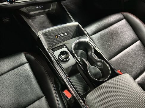 Used 2025 Chevrolet Equinox RS w/ Convenience Package III image 36