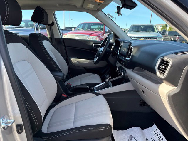 Used 2025 Hyundai Venue SEL FWD image 10