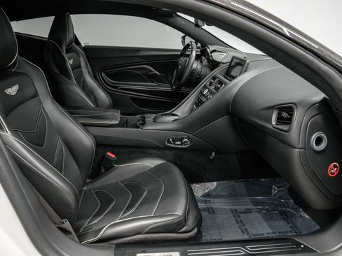 Used 2019 Aston Martin DBS Superleggera RWD image 33