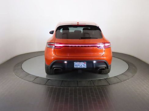 Certified 2025 Porsche Macan AWD/4WD image 6