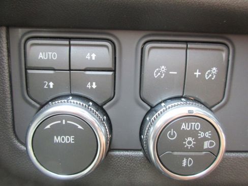 New 2026 GMC Yukon XL Elevation w/ Elevation Premium Package AWD/4WD image 17