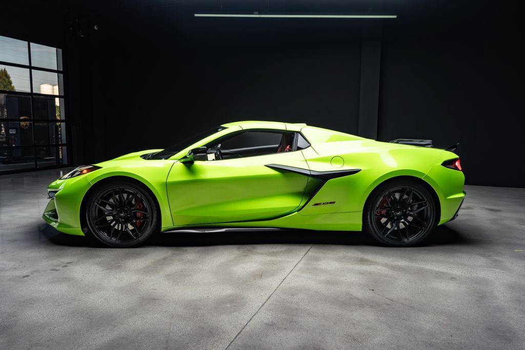 Used 2023 Chevrolet Corvette Z06 w/ Stealth Interior Trim Package RWD image 51