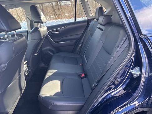 Used 2022 Toyota RAV4 XLE Premium image 20