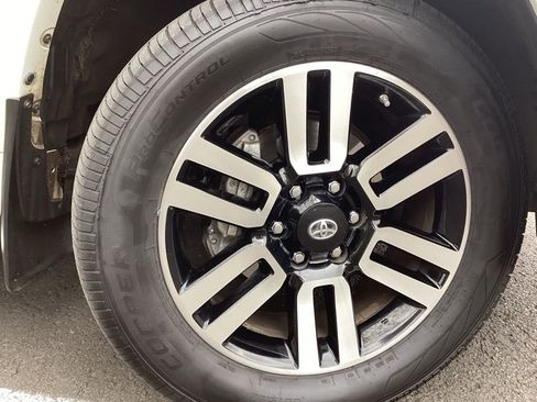 Used 2015 Toyota 4Runner Limited image 16