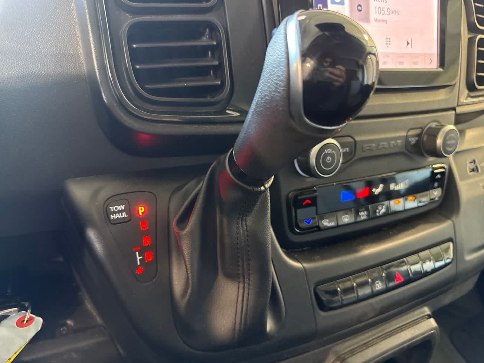 Used 2025 RAM ProMaster 2500 w/ Convenience Group FWD image 28
