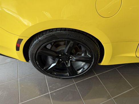 Used 2017 Chevrolet Camaro LT RWD image 32