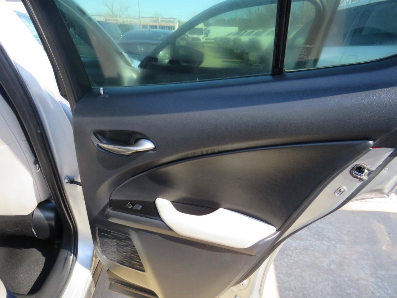 Used 2019 Lexus UX 200 FWD image 35