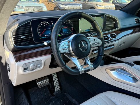 Used 2023 Mercedes-Benz GLS 63 AMG 4MATIC image 17