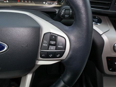 Used 2023 Ford Explorer XLT w/ Equipment Group 202A AWD/4WD image 26