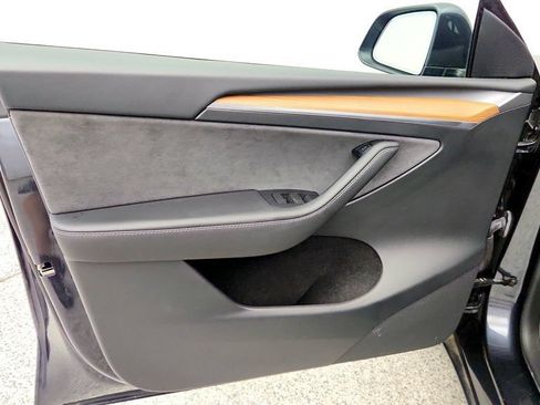 Used 2024 Tesla Model Y Long Range RWD image 11