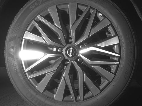 Used 2025 Nissan Altima 2.5 SV FWD image 15