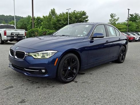 Used 2018 BMW 330i xDrive Sedan w/ Premium Package AWD/4WD image 3