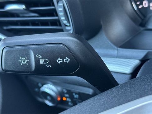 Used 2022 Ford Explorer XLT w/ Equipment Group 202A image 39