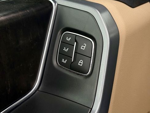 Used 2022 Ford F150 Lariat AWD/4WD image 14