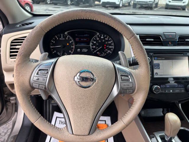 Used 2015 Nissan Altima 3.5 SL FWD image 16