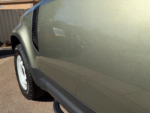 Used 2022 Land Rover Defender 90 image 27