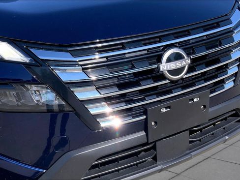 Used 2024 Nissan Rogue SV AWD/4WD image 31