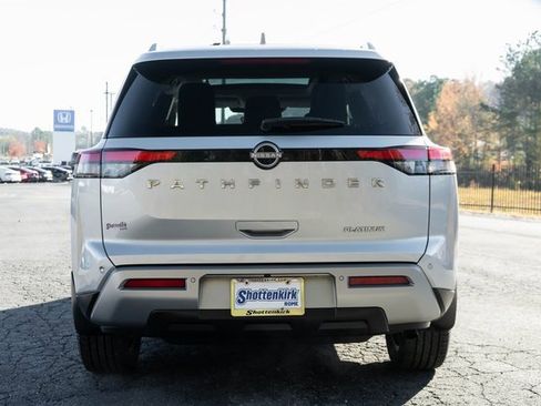 Used 2023 Nissan Pathfinder Platinum w/ Cargo Package image 10