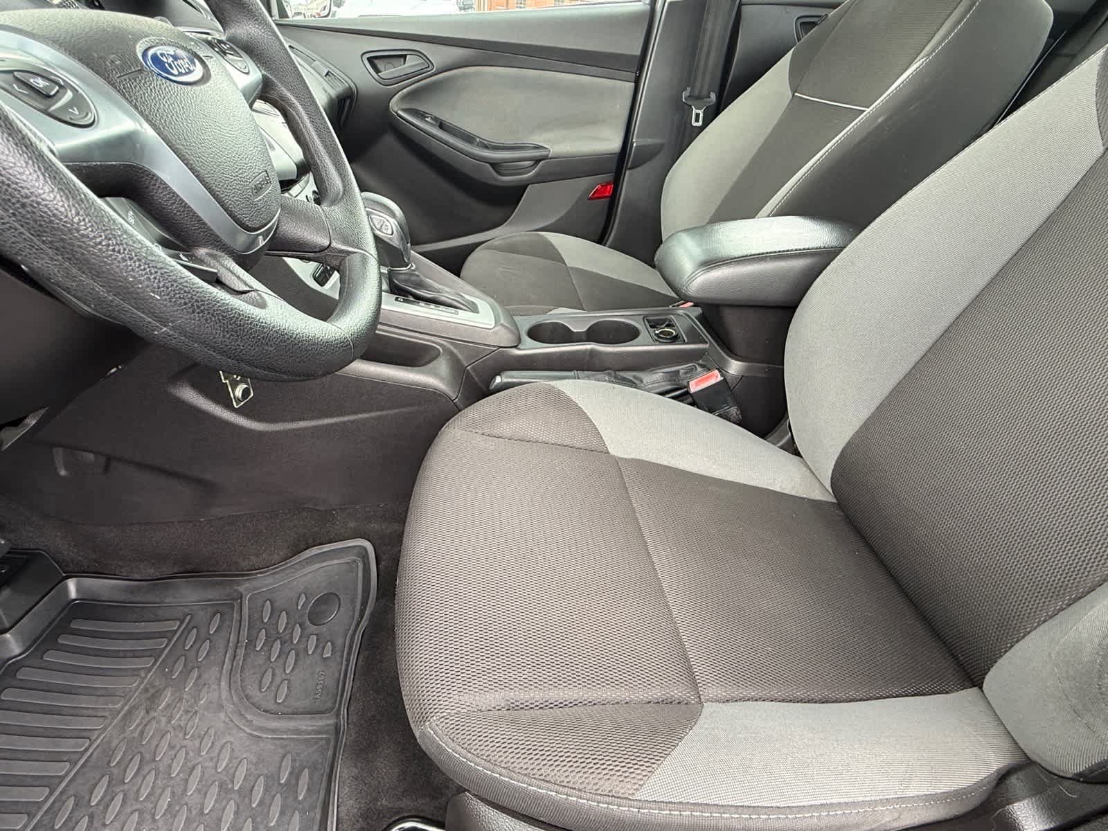 Used 2012 Ford Focus SE FWD image 13
