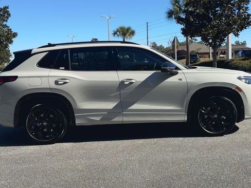 New 2026 Volkswagen Tiguan SE R-Line image 9