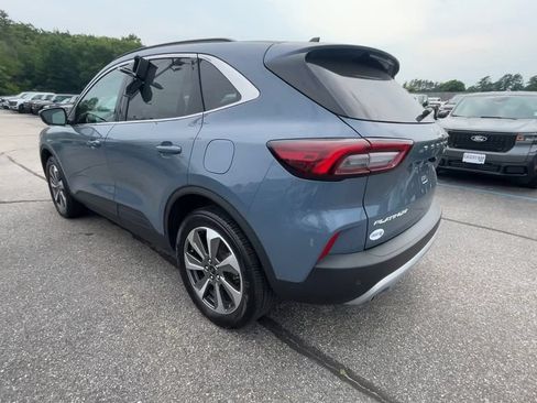 Certified 2025 Ford Escape Platinum w/ Premium Technology Package AWD/4WD image 17