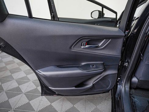 Used 2025 Toyota Prius Plug-In Hybrid image 24