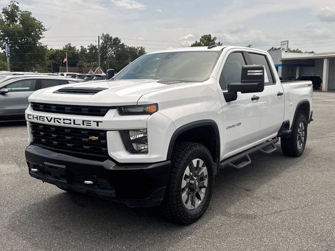 Used 2022 Chevrolet Silverado 2500 Custom w/ Custom Value Package AWD/4WD image 8