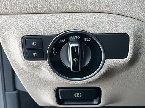 Used 2019 Mercedes-Benz GLA 250 4MATIC image 21