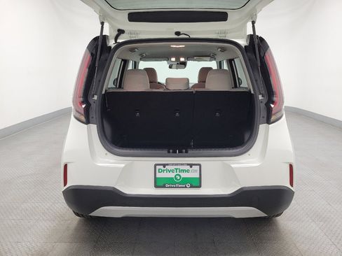 Used 2025 Kia Soul LX image 29