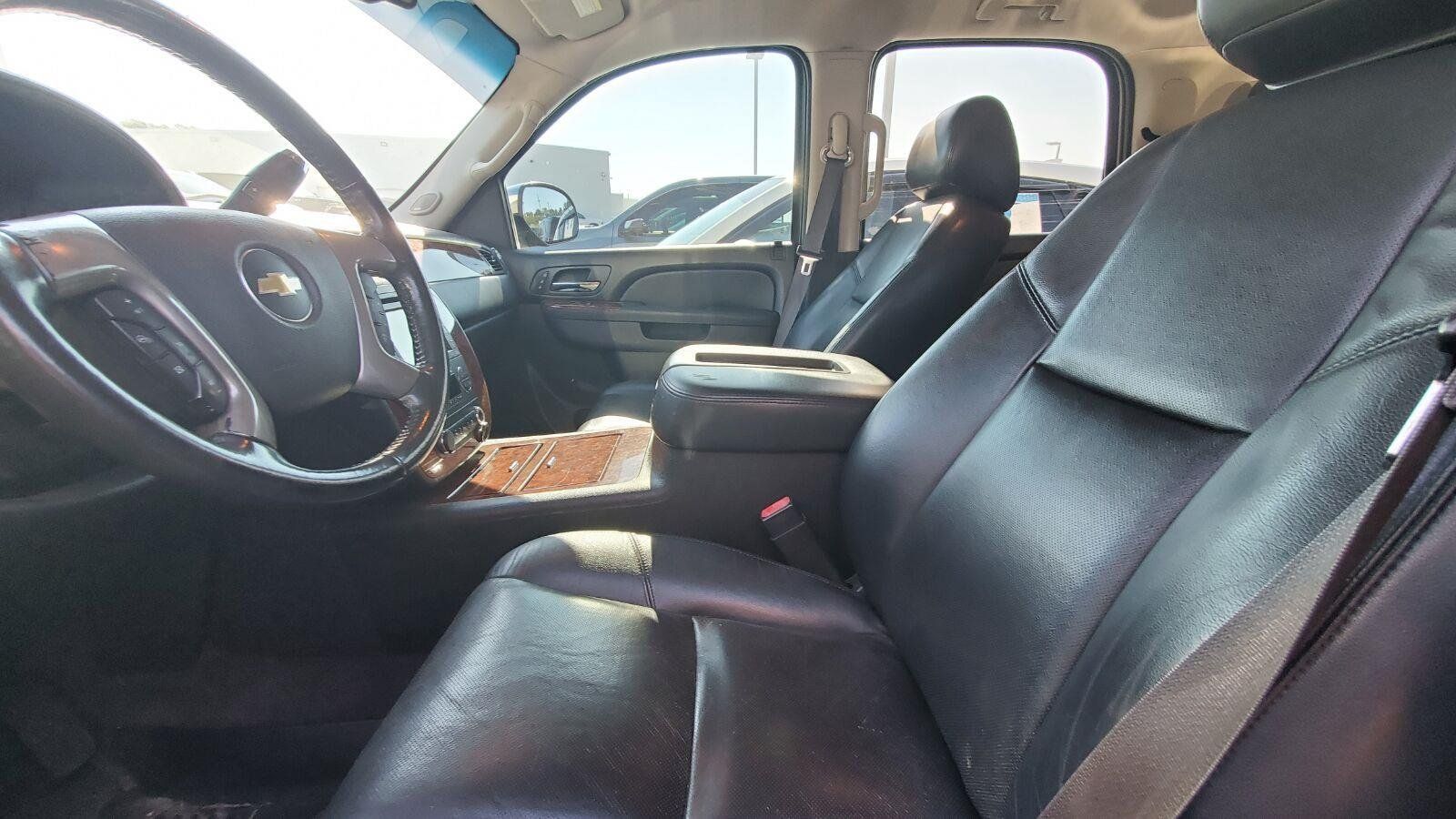Used 2013 Chevrolet Tahoe LTZ AWD/4WD image 3