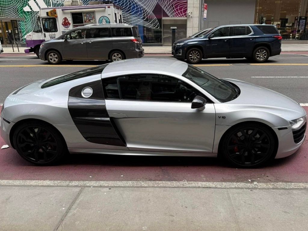 Used 2012 Audi R8 V10 AWD/4WD image 2