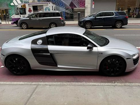 Used 2012 Audi R8 V10 AWD/4WD image 2