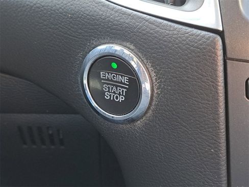 Used 2018 Ford Edge Titanium w/ Equipment Group 301A image 19