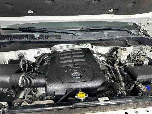 Used 2015 Toyota Tundra SR5 w/ TRD Off Road Package AWD/4WD image 29