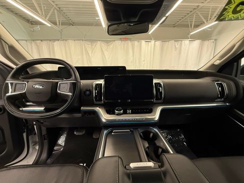 Used 2025 Ford Expedition Max Platinum AWD/4WD image 17
