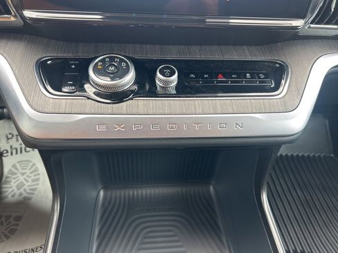 Used 2025 Ford Expedition Max Platinum w/ Platinum Ultimate Package image 29