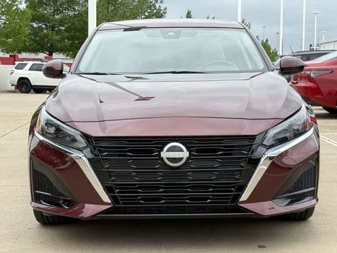 Used 2023 Nissan Altima 2.5 SV image 8