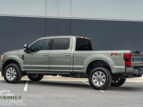 Used 2019 Ford F250 Platinum w/ Platinum Ultimate Package image 5