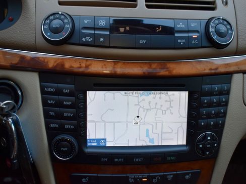 Used 2008 Mercedes-Benz E 350 4MATIC Wagon image 18