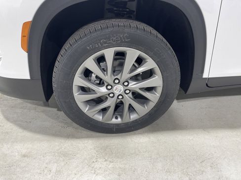 New 2026 Buick Enclave Preferred w/ Power Package image 10