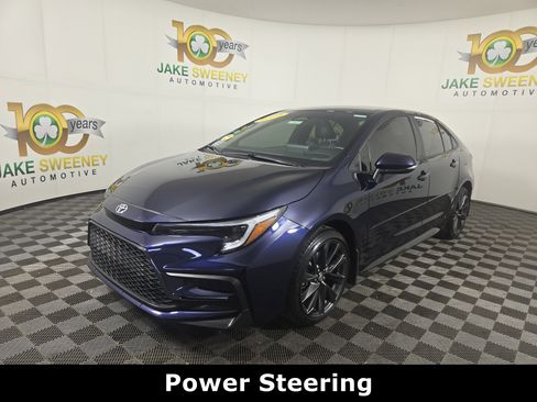 Used 2024 Toyota Corolla SE image 3